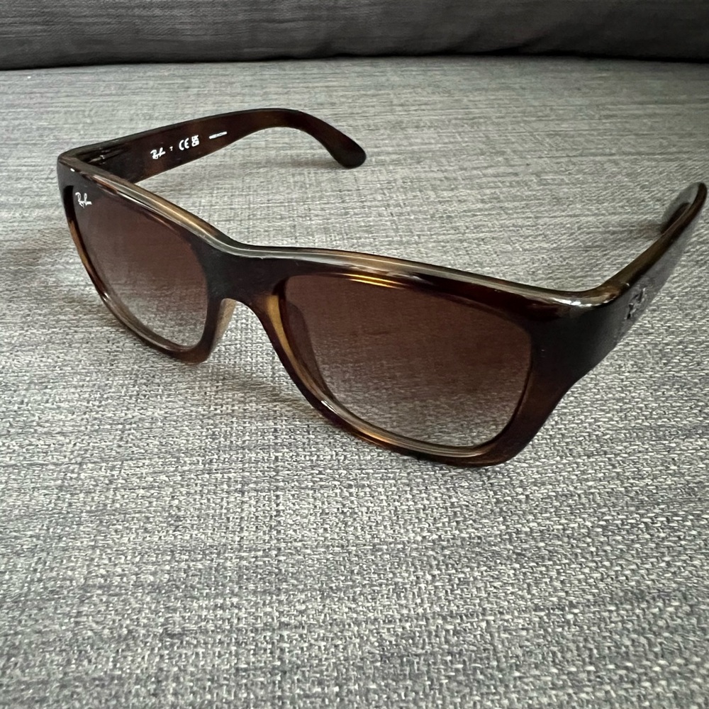 NEW RAY-BAN SUNGLASSES EYEWEAR ACCESSORY